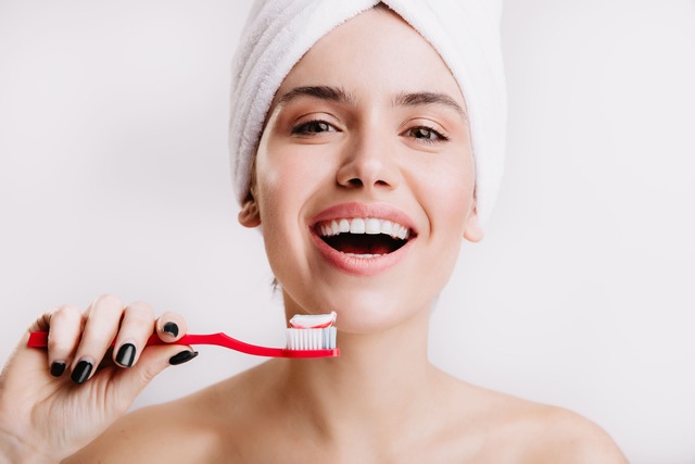 Dentifricio sulle scottature e altre leggende: perché non dovresti farlo